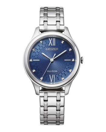 Ένα υπέροχο ρολόι της CITIZEN με μπλε καντράν, χωρίς μπαταρία, με φόρτιση από φυσικό ή τεχνητό φως που με δυνατότητα λειτουργίας ακόμη και 180 ημέρες σε πλήρες σκοτάδι. Αδιάβροχο για πλήρη καθημερινή χρήση ακόμη και σε σκληρές συνθήκες. Μπρασελέ και κάσα από ανοξείδωτο ατσάλι.